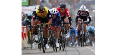 Dar vienas Bianchi ir Groenewegen triumfas!